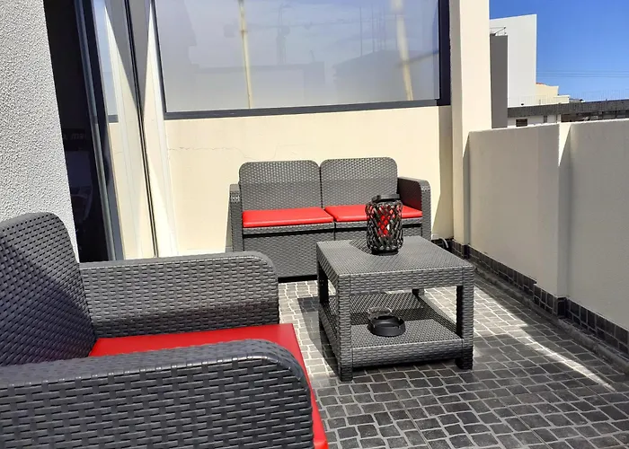 Bella Vista Apartment *